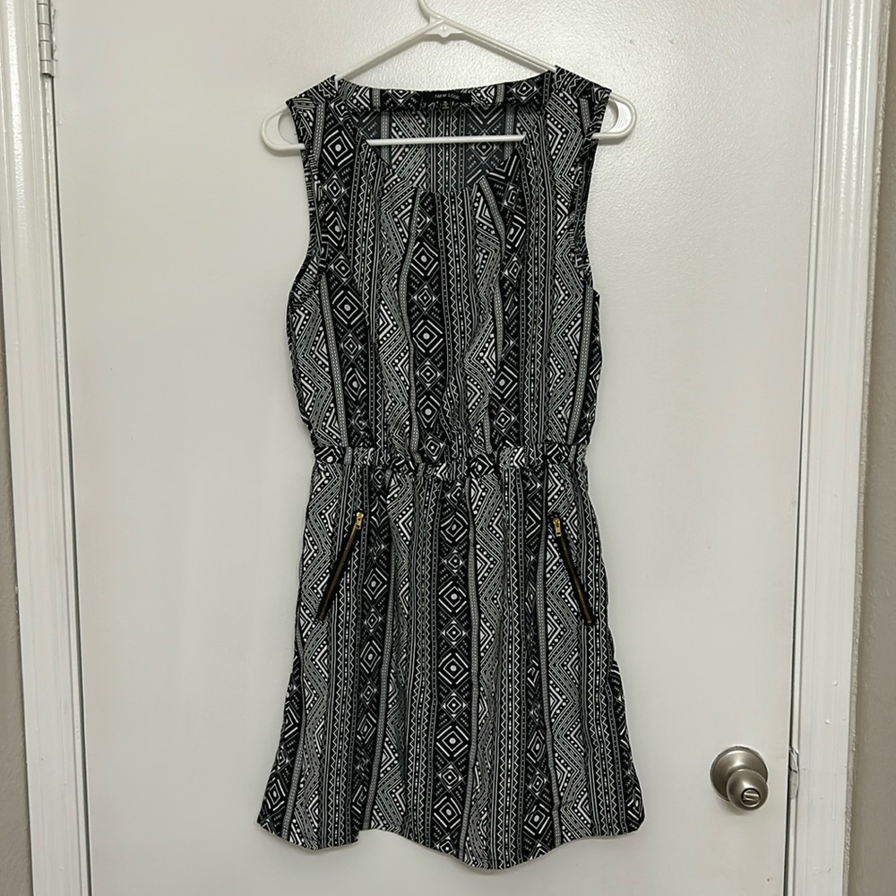 Women’s Black and White Aztec Print Sleeveless Dress - Picture 1 of 7